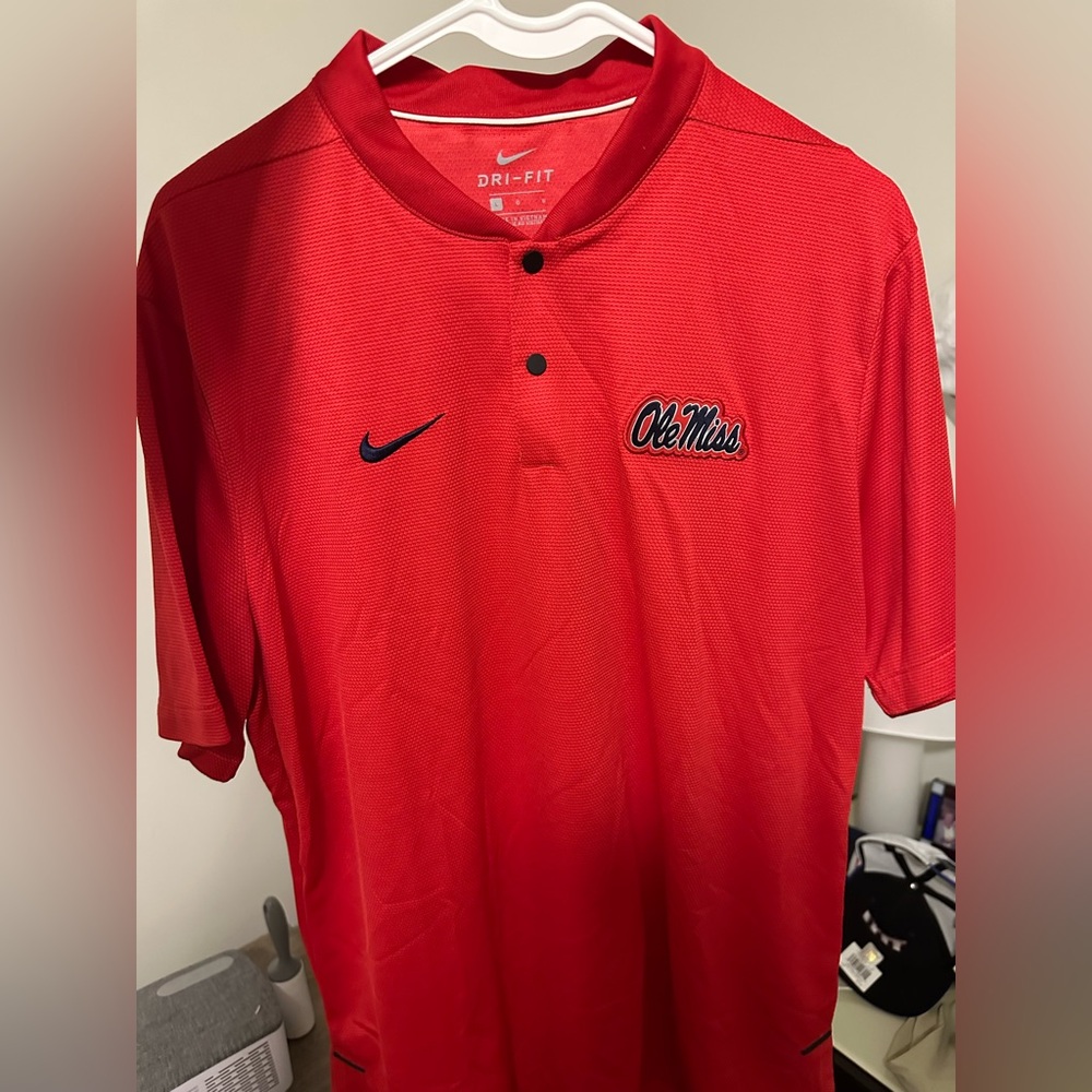 Ole Miss Nike polo. Large